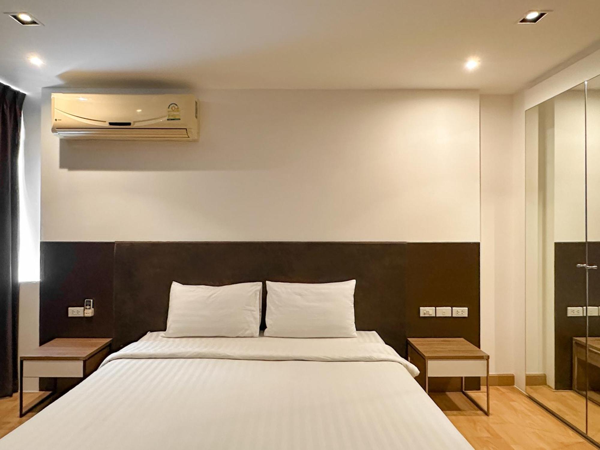 Nantiruj Tower - นันทิรุจ ทาวเวอร์ เซอร์วิสอพาร์ทเม้นท์ สุขุมวิท ซอย 8 Apartment Bangkok Exterior photo