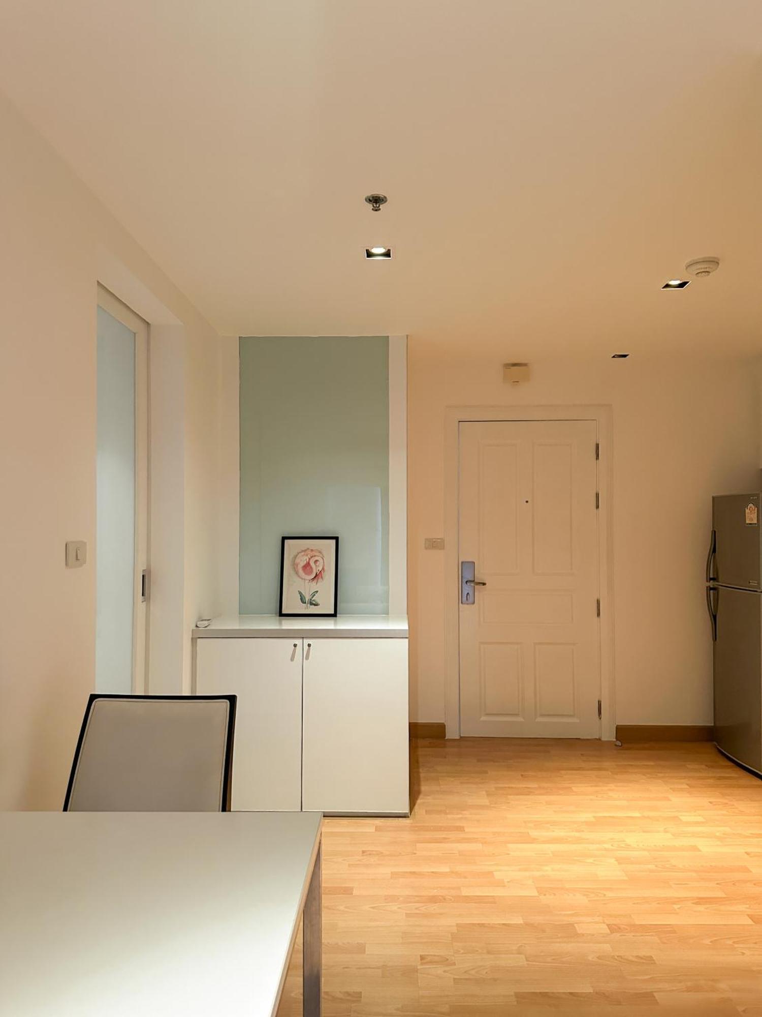 Nantiruj Tower - นันทิรุจ ทาวเวอร์ เซอร์วิสอพาร์ทเม้นท์ สุขุมวิท ซอย 8 Apartment Bangkok Exterior photo