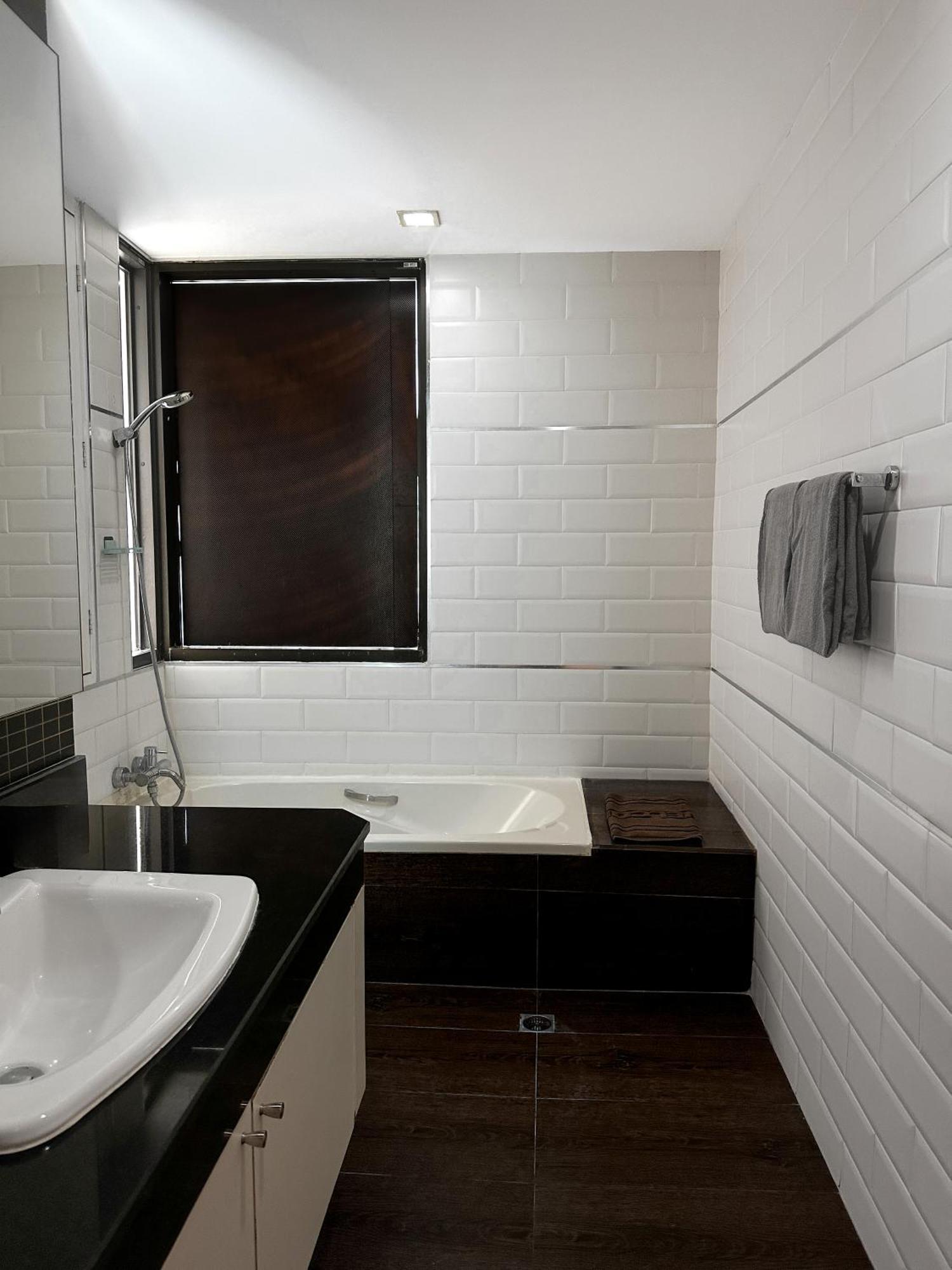Nantiruj Tower - นันทิรุจ ทาวเวอร์ เซอร์วิสอพาร์ทเม้นท์ สุขุมวิท ซอย 8 Apartment Bangkok Room photo