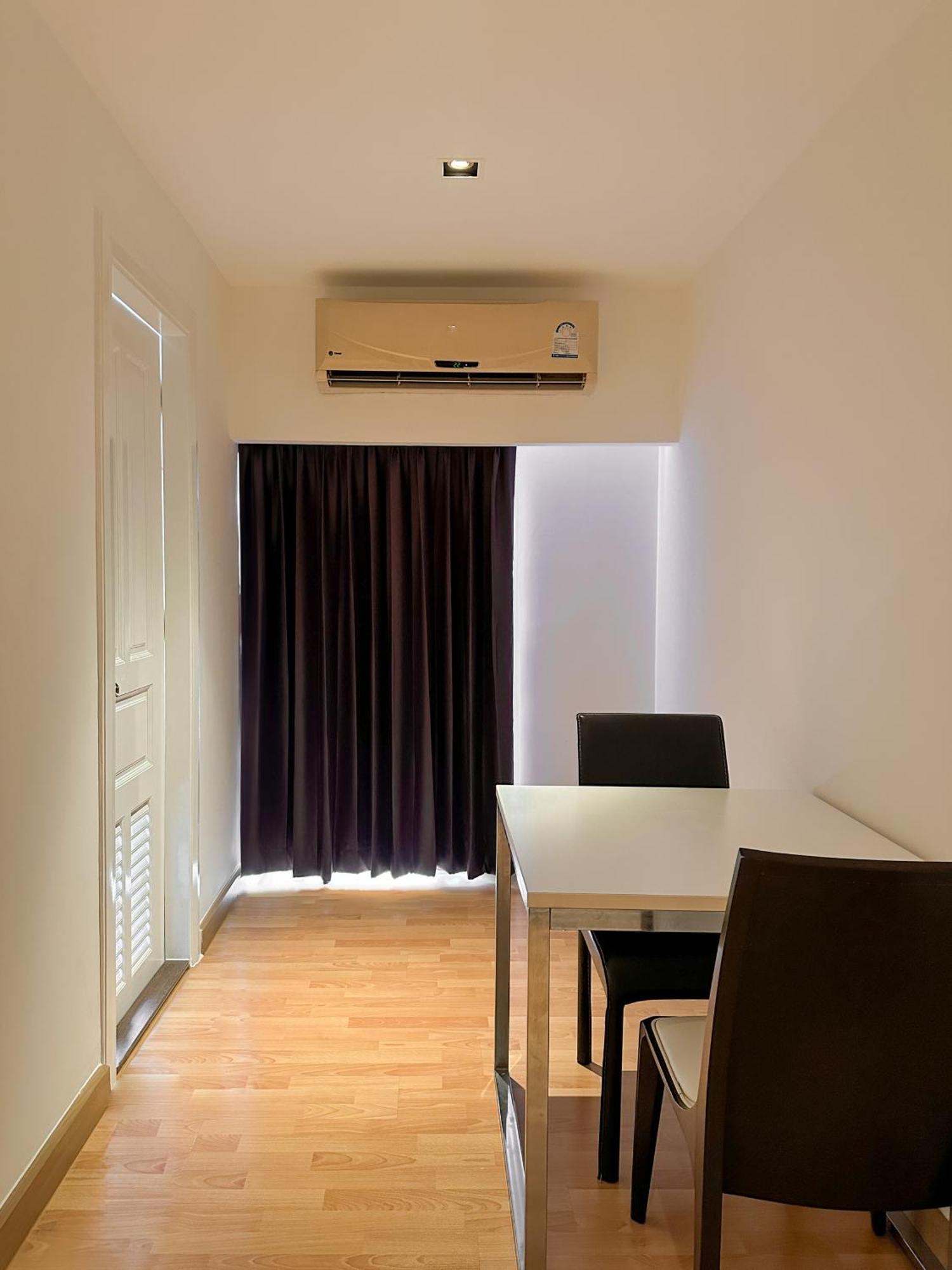 Nantiruj Tower - นันทิรุจ ทาวเวอร์ เซอร์วิสอพาร์ทเม้นท์ สุขุมวิท ซอย 8 Apartment Bangkok Exterior photo
