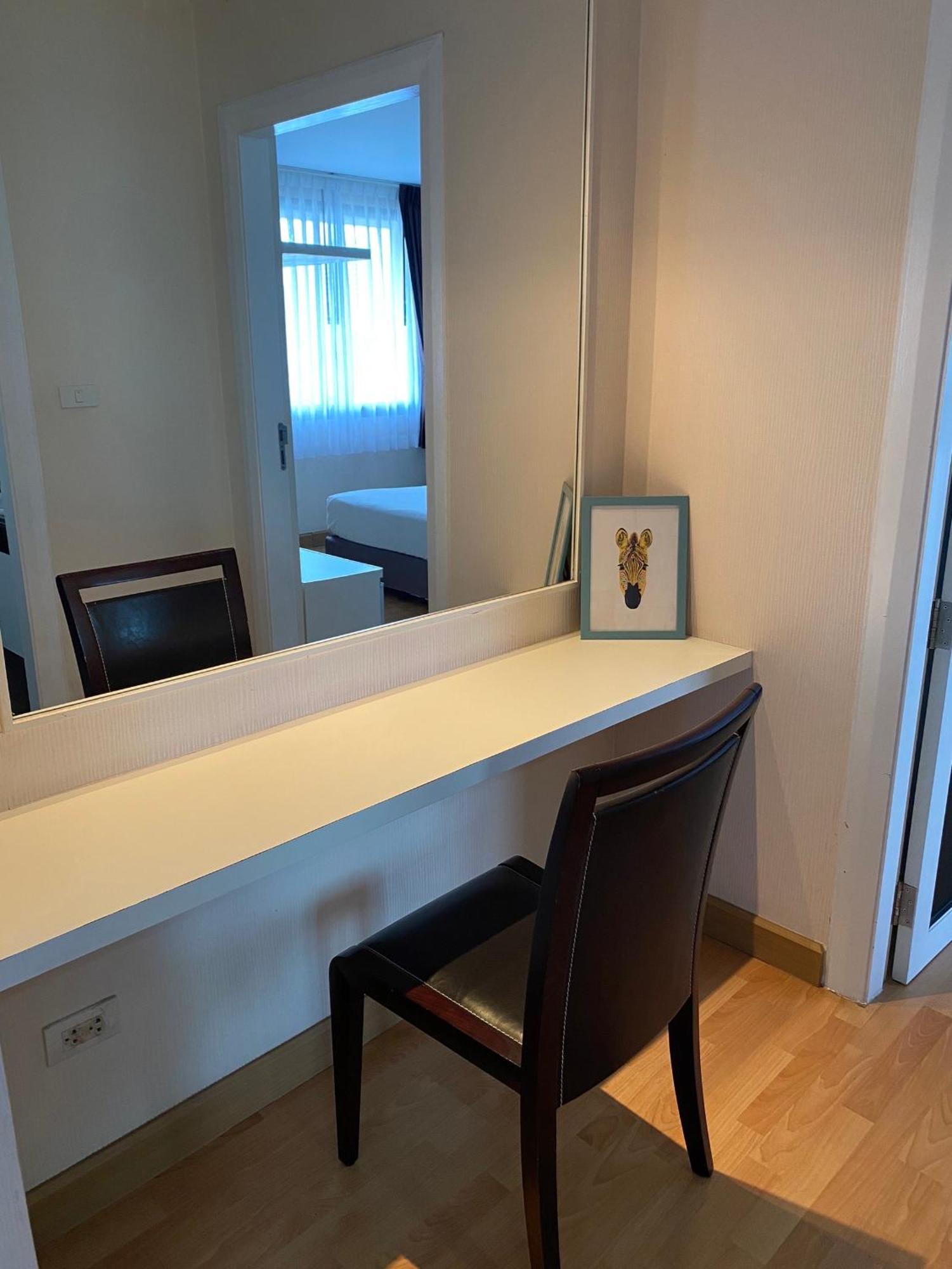 Nantiruj Tower - นันทิรุจ ทาวเวอร์ เซอร์วิสอพาร์ทเม้นท์ สุขุมวิท ซอย 8 Apartment Bangkok Exterior photo