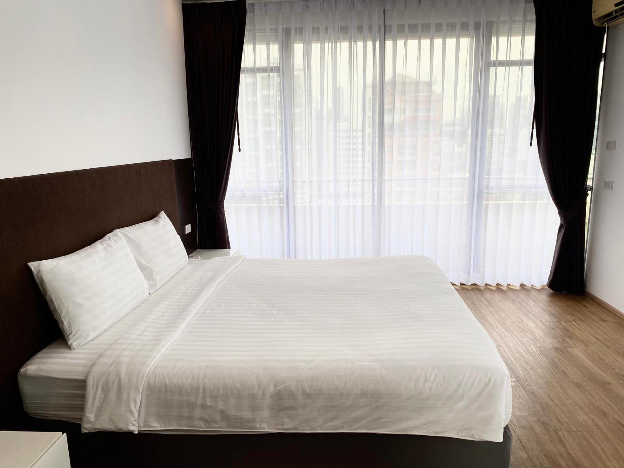 Nantiruj Tower - นันทิรุจ ทาวเวอร์ เซอร์วิสอพาร์ทเม้นท์ สุขุมวิท ซอย 8 Apartment Bangkok Exterior photo