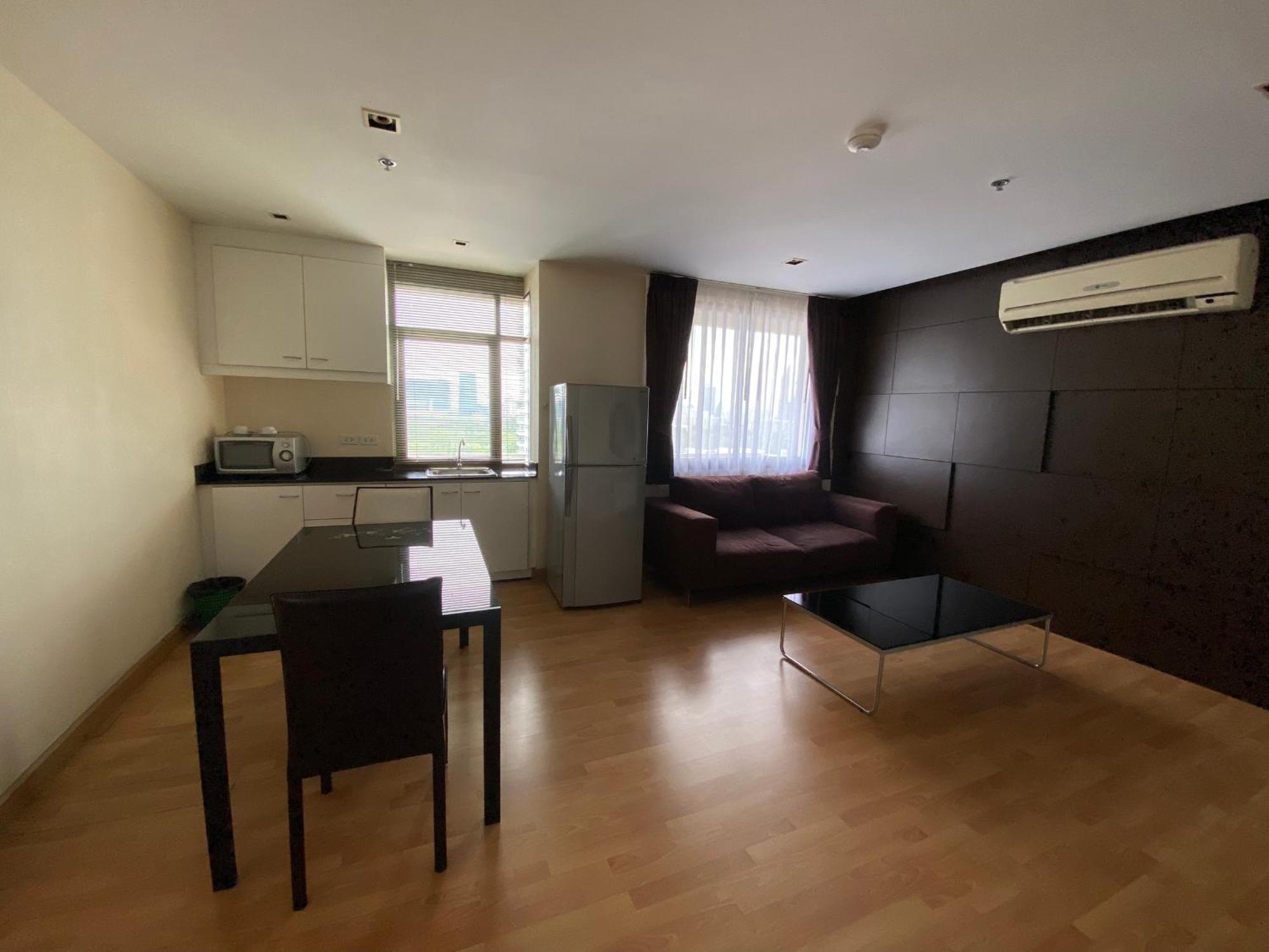 Nantiruj Tower - นันทิรุจ ทาวเวอร์ เซอร์วิสอพาร์ทเม้นท์ สุขุมวิท ซอย 8 Apartment Bangkok Room photo