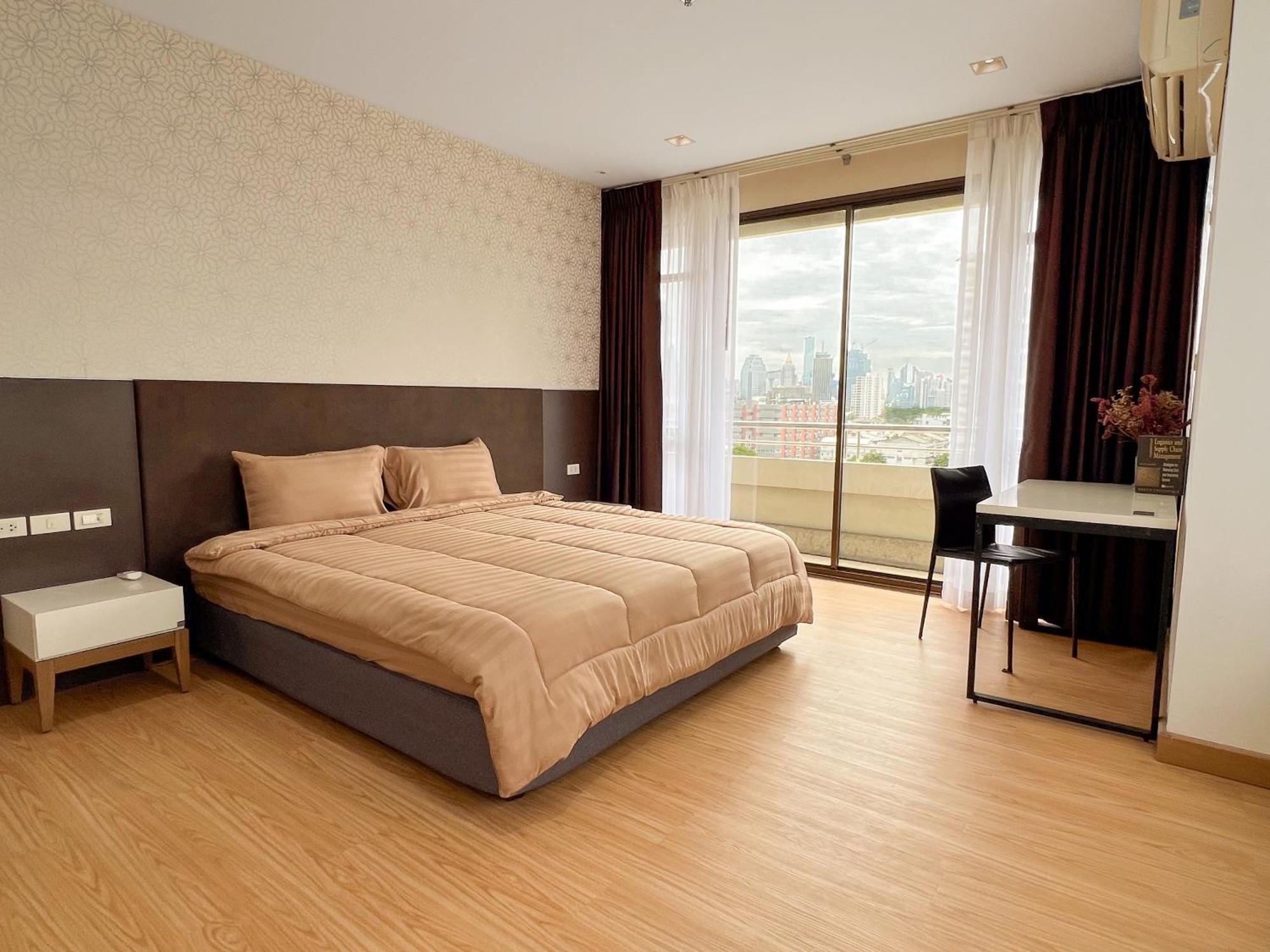 Nantiruj Tower - นันทิรุจ ทาวเวอร์ เซอร์วิสอพาร์ทเม้นท์ สุขุมวิท ซอย 8 Apartment Bangkok Exterior photo